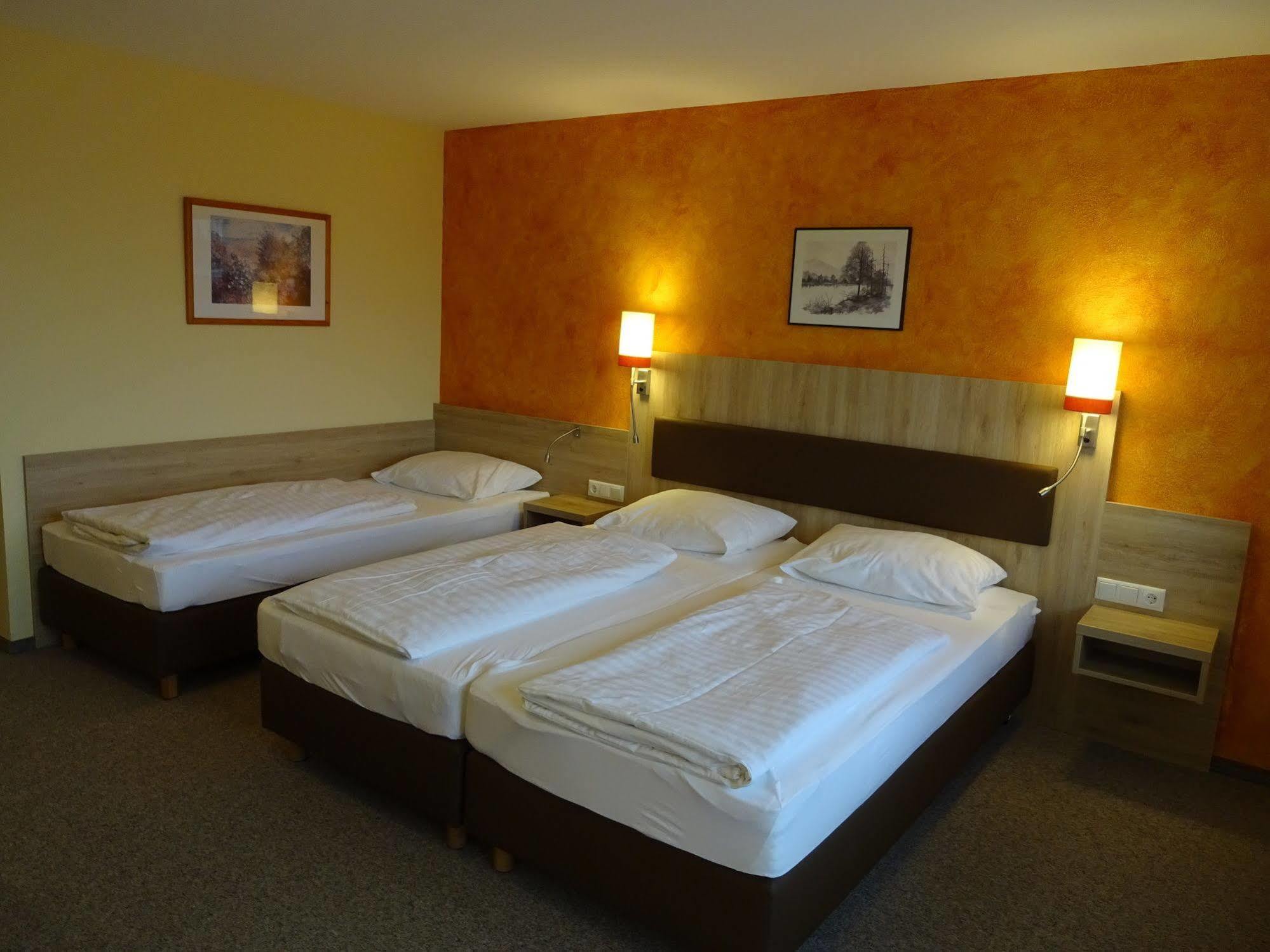 Gasthof Hotel Zum Ross Wertheim Zewnętrze zdjęcie